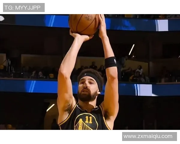 克雷格波特强势突破撤步远投被犯规成功打成3加1 克雷格波特强势突破撤步远投被犯规成功打成3加1