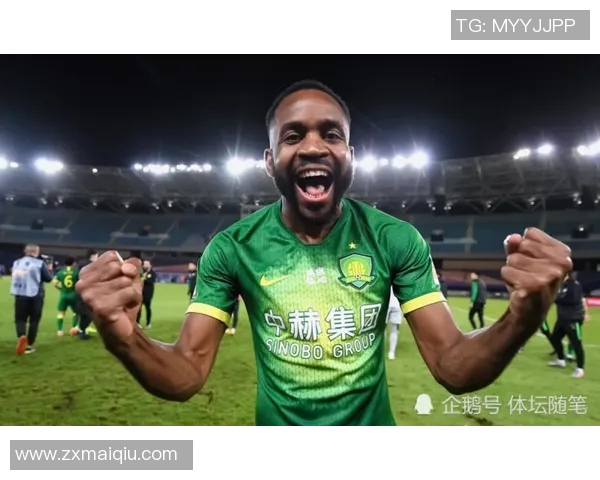 巴坎布门前绝佳机会中横梁球员自投自破成意外进球