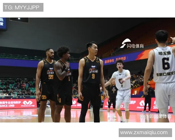 山东蜜獾在NBL常规赛第九轮中以85比93惜败于上海玄鸟展现顽强斗志
